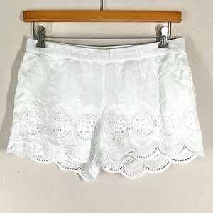 VINEYARD VINES White Eyelet Shorts Scalloped Pull-On Pockets Preppy Boho Beach S